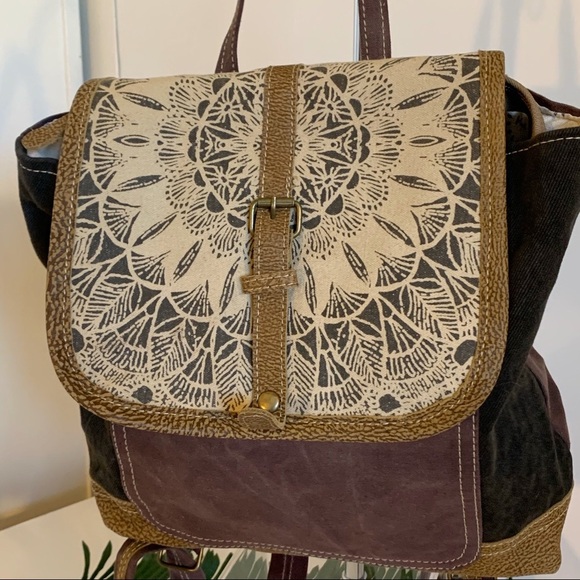 Myra Daisy Delight Vintage Canvas Leather Backpack bag! - Picture 1 of 5